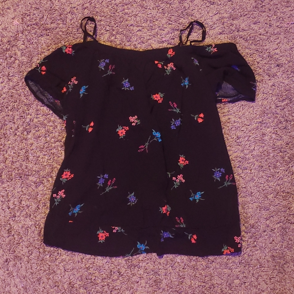 Black Off the shoulder tee